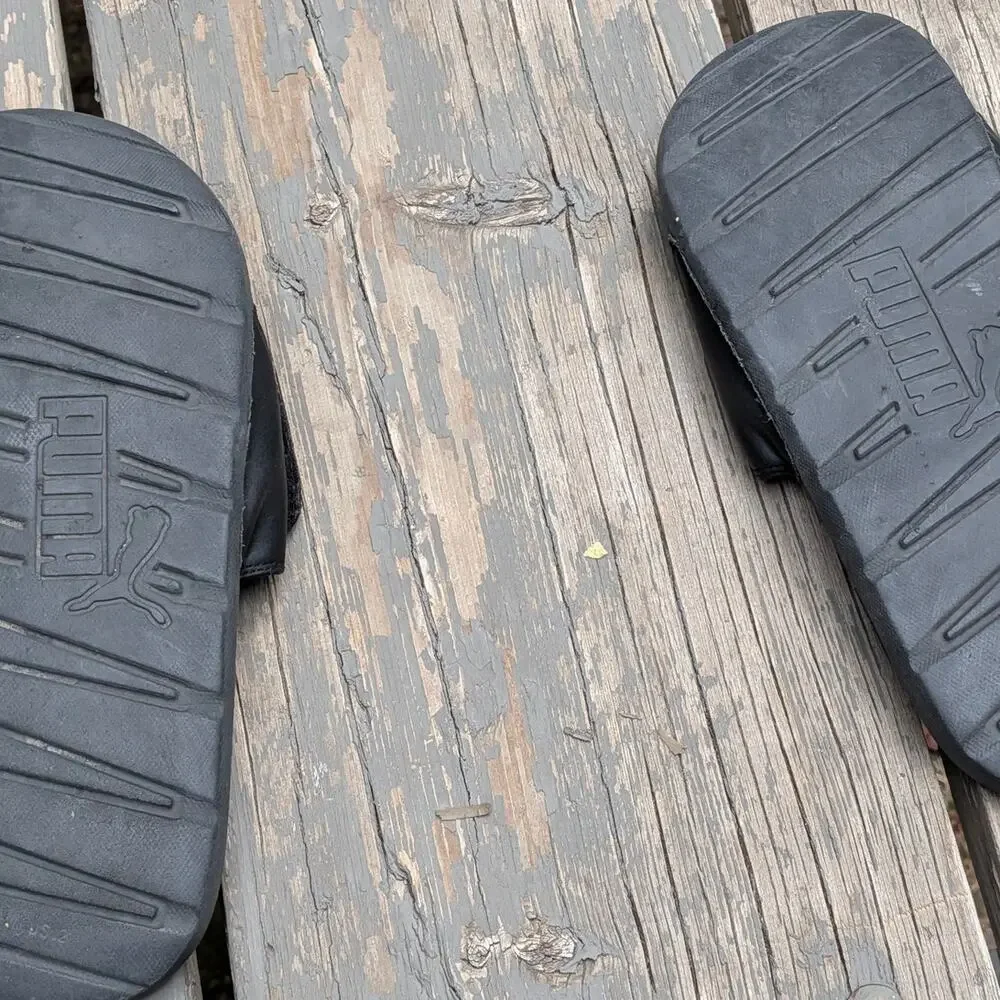 Under Armour slide into